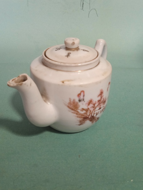 古玩陶瓷礬紅彩山水人物紋茶壺拍賣,當(dāng)前價格666元