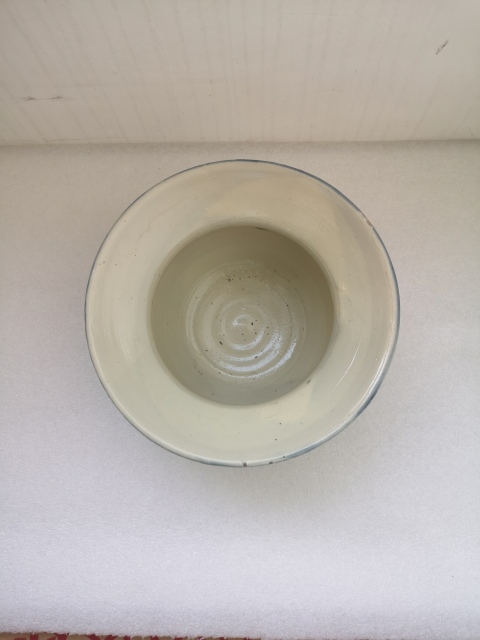 古玩陶瓷民國(guó)花卉紋青花渣斗拍賣,當(dāng)前價(jià)格550元