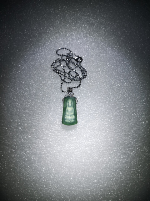 古玩玉器陽綠翡翠觀音拍賣，當前價格580元