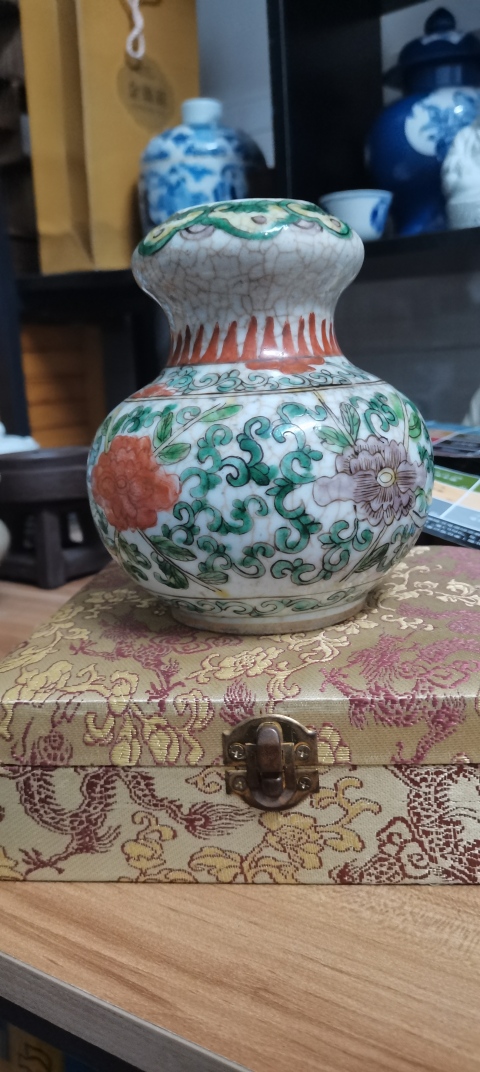 古玩陶瓷晚清哥釉五彩纏枝花卉紋蒜頭罐拍賣,當(dāng)前價格4000元