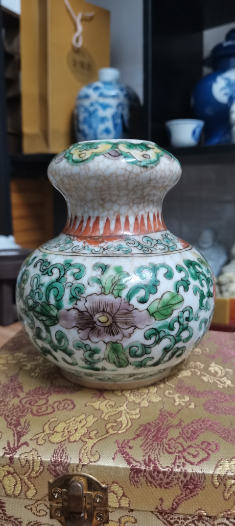 古玩陶瓷晚清哥釉五彩纏枝花卉紋蒜頭罐拍賣,當(dāng)前價格4000元