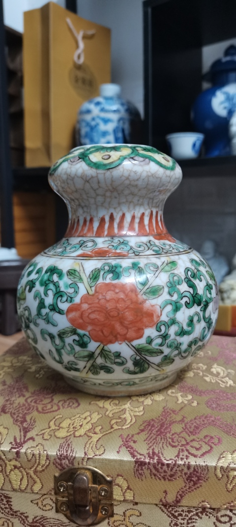 古玩陶瓷晚清哥釉五彩纏枝花卉紋蒜頭罐拍賣,當(dāng)前價格4000元