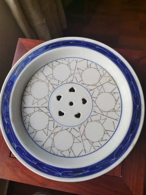 古玩陶瓷上世紀民國晚期青花描金冰梅紋蓋盒拍賣，當前價格1180元