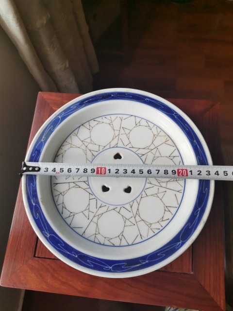 古玩陶瓷上世紀民國晚期青花描金冰梅紋蓋盒拍賣，當前價格1180元