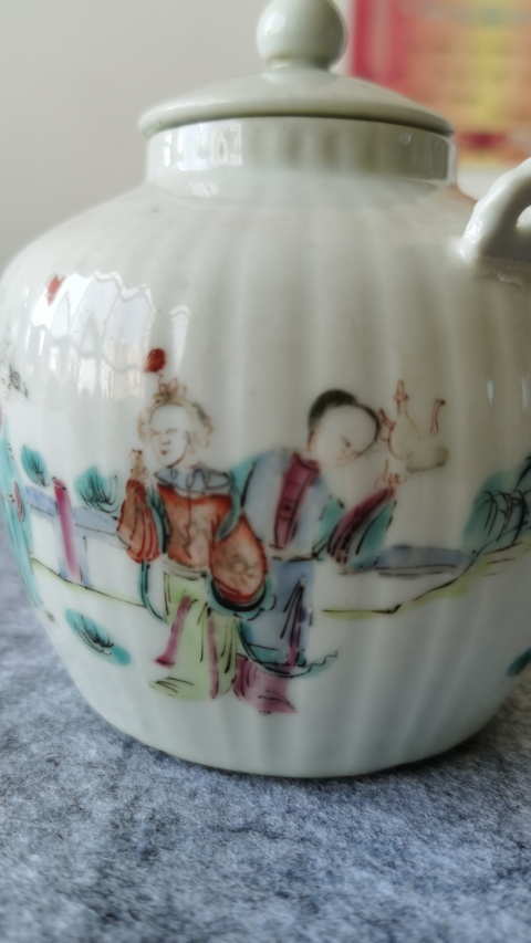 古玩陶瓷晚清.人物紋粉彩提梁壺199拍賣，當前價格199元