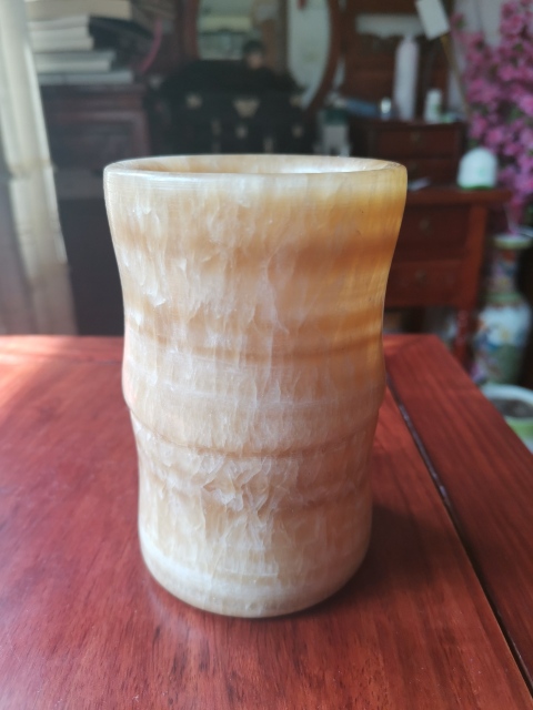 古玩玉器天然“米黃玉”制筆筒拍賣，當前價格320元