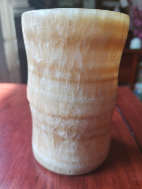 古玩玉器天然“米黃玉”制筆筒拍賣，當前價格320元