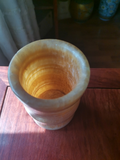 古玩玉器天然“米黃玉”制筆筒拍賣，當前價格320元