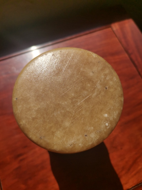 古玩玉器天然“米黃玉”制筆筒拍賣，當前價格320元