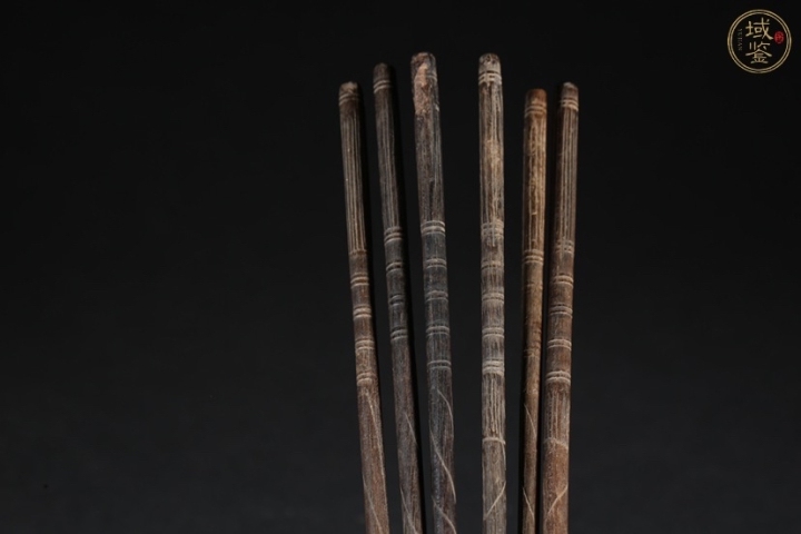 古玩雜項(xiàng)清晚期 烏木筷子三雙（帶保真卡）拍賣(mài)，當(dāng)前價(jià)格660元