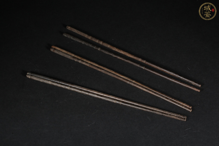 古玩雜項(xiàng)清晚期 烏木筷子三雙（帶保真卡）拍賣(mài)，當(dāng)前價(jià)格660元