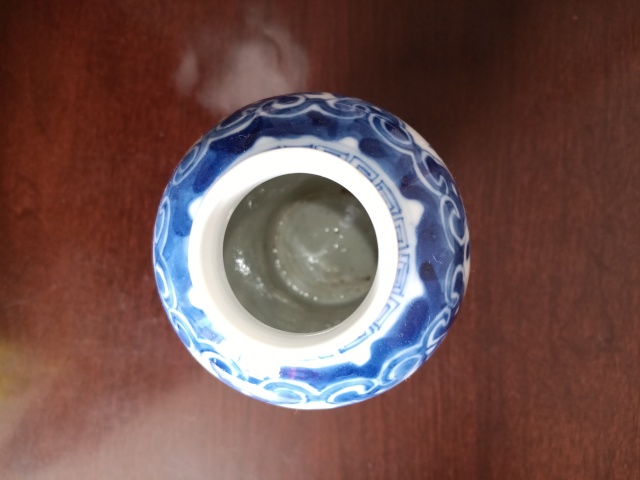 古玩陶瓷青花花蝶人物雞腿瓶拍賣，當前價格2388元