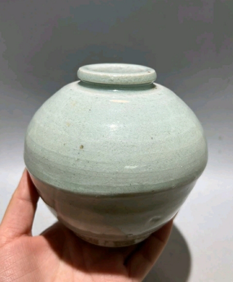 古玩陶瓷龍泉窯系青瓷唇口罐拍賣，當前價格39980元