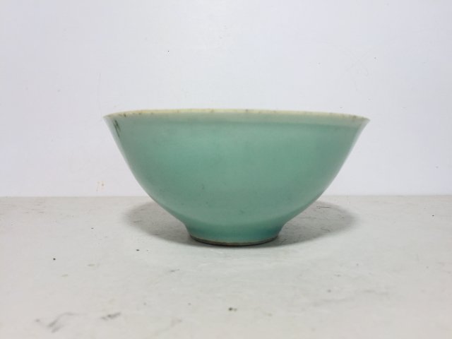 古玩陶瓷（清中期）豆青釉碗拍賣，當(dāng)前價格0元