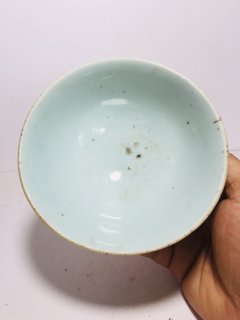 古玩陶瓷（清中期）豆青釉碗拍賣，當(dāng)前價格0元