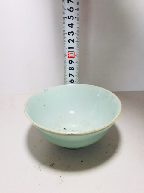 古玩陶瓷（清中期）豆青釉碗拍賣，當(dāng)前價格0元