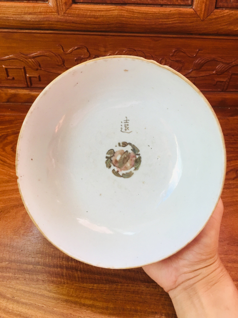 古玩陶瓷(清晚期)粉彩四季花卉紋大碗拍賣,當前價格0元