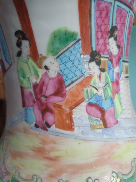 古玩陶瓷晚清廣彩開窗花鳥人物洗口瓶拍賣,當(dāng)前價格8888元