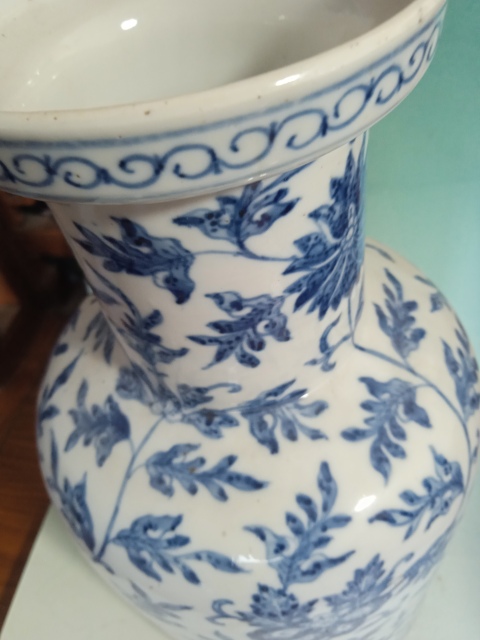 古玩陶瓷晚清青花纏枝花棒槌瓶拍賣，當前價格9999元