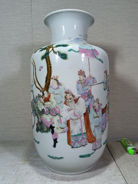 古玩陶瓷清代光緒至民國大清乾隆年制款刀馬人粉彩瓶拍賣，當前價格35000元