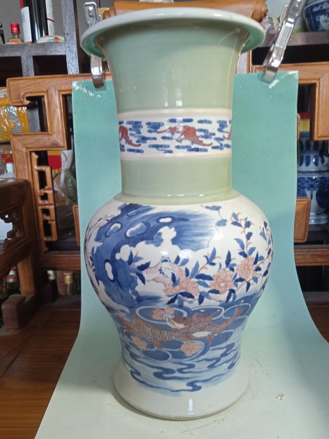 古玩陶瓷豆青釉青花釉里紅卷口瓶拍賣，當前價格9999元