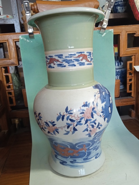 古玩陶瓷豆青釉青花釉里紅卷口瓶拍賣，當前價格9999元