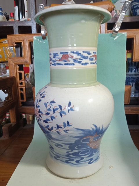 古玩陶瓷豆青釉青花釉里紅卷口瓶拍賣，當前價格9999元