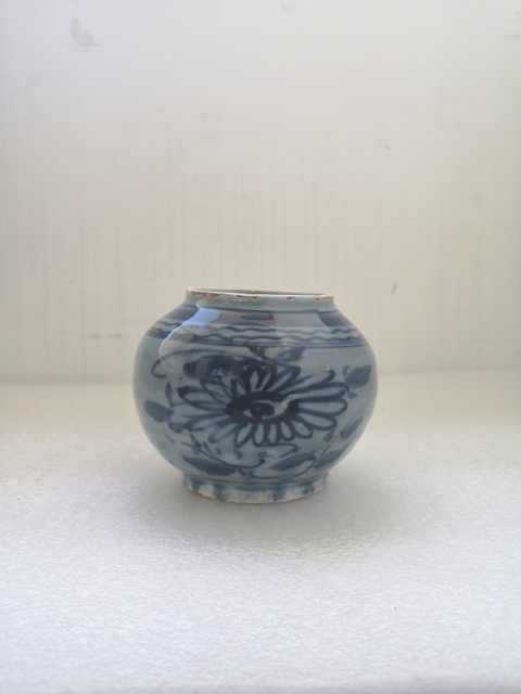 晚清民國藍上藍花卉紋罐拍賣，當前價格580元