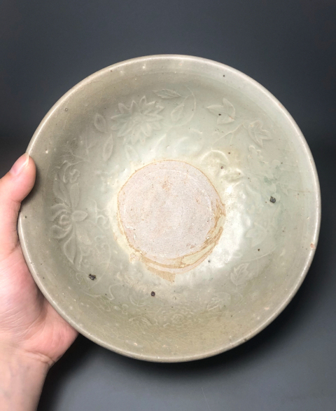 古玩陶瓷（精品細路）龍泉釉纏枝花卉紋大碗拍賣，當前價格0元