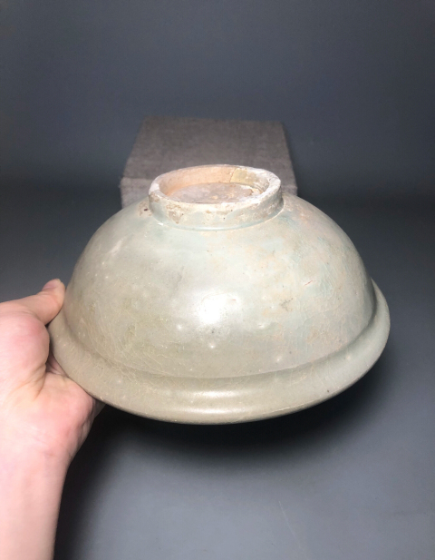 古玩陶瓷（精品細路）龍泉釉纏枝花卉紋大碗拍賣，當前價格0元