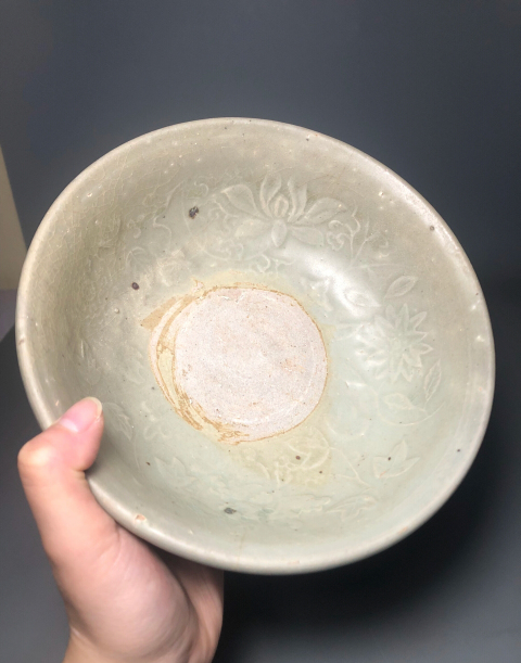古玩陶瓷（精品細路）龍泉釉纏枝花卉紋大碗拍賣，當前價格0元