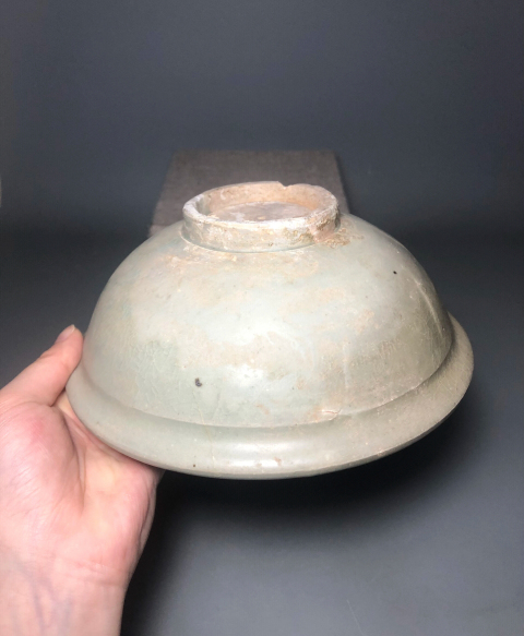 古玩陶瓷（精品細路）龍泉釉纏枝花卉紋大碗拍賣，當前價格0元