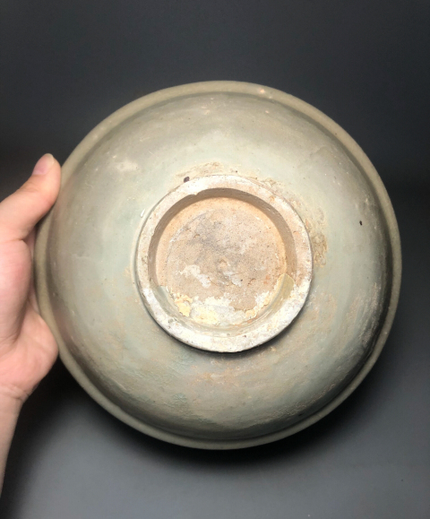 古玩陶瓷（精品細路）龍泉釉纏枝花卉紋大碗拍賣，當前價格0元