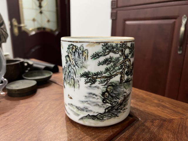古玩陶瓷山水詩紋執杯拍賣，當前價格299元