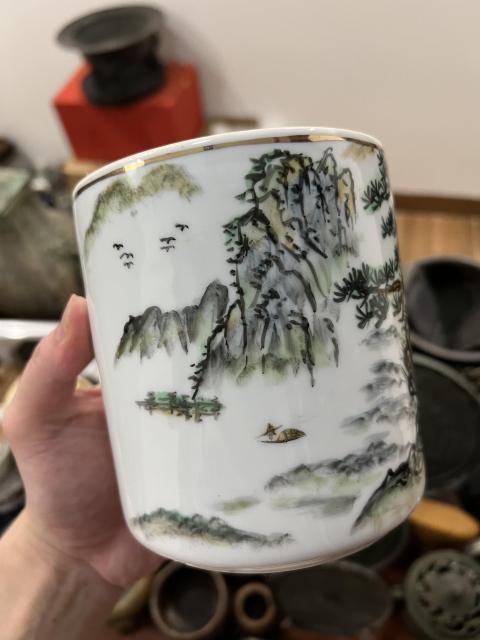 古玩陶瓷山水詩紋執杯拍賣，當前價格299元
