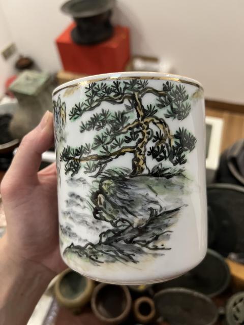 古玩陶瓷山水詩紋執杯拍賣，當前價格299元