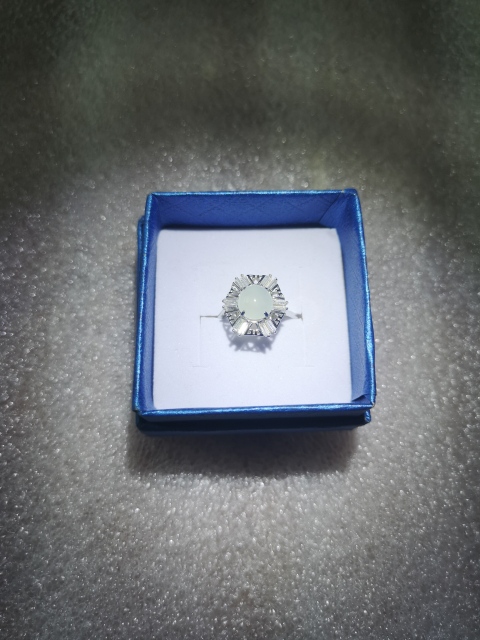 古玩玉器翡翠戒指拍賣,當(dāng)前價格128元