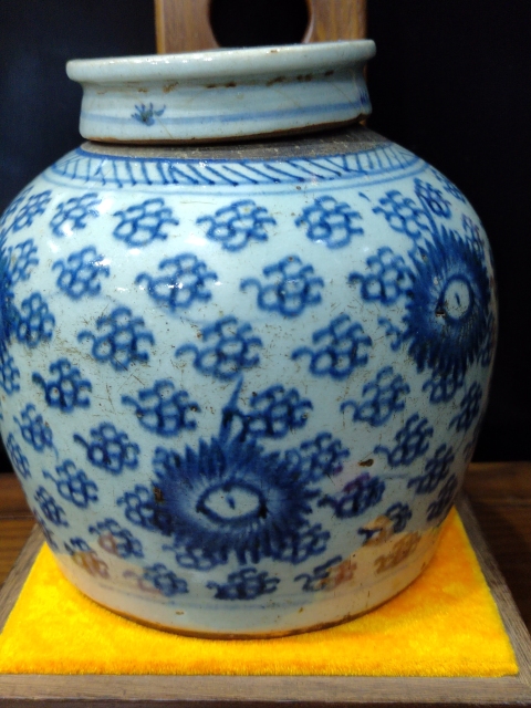 古玩陶瓷清中期太陽(yáng)花卉紋青花蓋罐拍賣，當(dāng)前價(jià)格988元