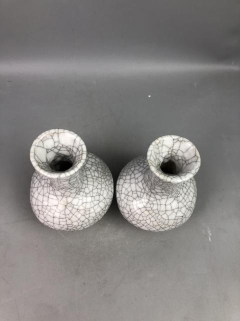 古玩陶瓷清末民國哥釉連座瓶一對拍賣，當前價格850元