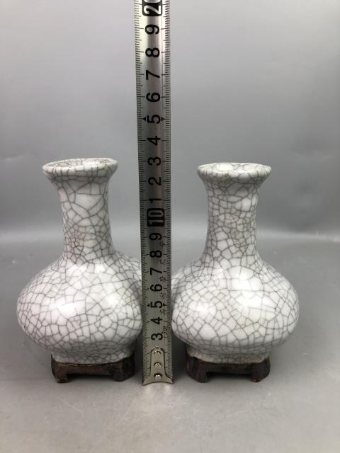 古玩陶瓷清末民國哥釉連座瓶一對拍賣，當前價格850元