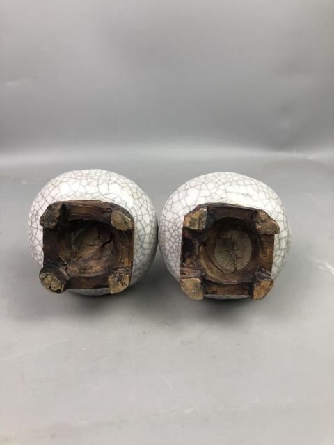 古玩陶瓷清末民國哥釉連座瓶一對拍賣，當前價格850元