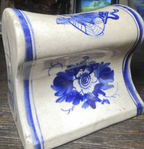 古玩陶瓷清末民國磁州窯青花花卉紋瓷枕拍賣,當(dāng)前價格600元