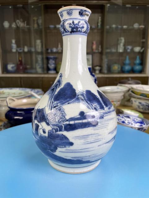 古玩陶瓷清乾隆 精品青花山水人物紋蒜頭瓶拍賣，當前價格2100元
