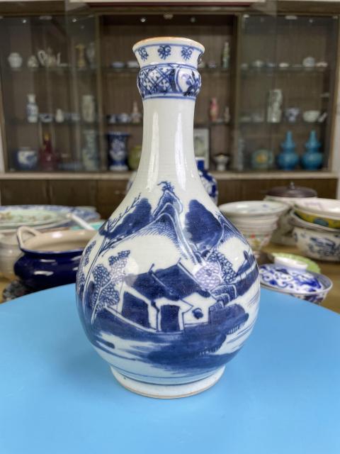 古玩陶瓷清乾隆 精品青花山水人物紋蒜頭瓶拍賣，當前價格2100元