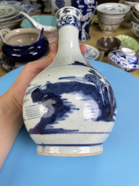 古玩陶瓷清乾隆 精品青花山水人物紋蒜頭瓶拍賣，當前價格2100元