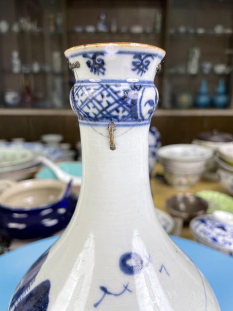 古玩陶瓷清乾隆 精品青花山水人物紋蒜頭瓶拍賣，當前價格2100元