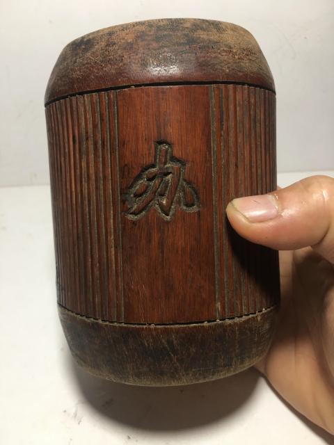 古玩雜項(民國)竹雕筆筒拍賣,當前價格888元