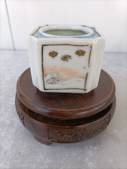 古玩陶瓷上世紀中期四方倭角描金彩繪水呈拍賣，當前價格400元