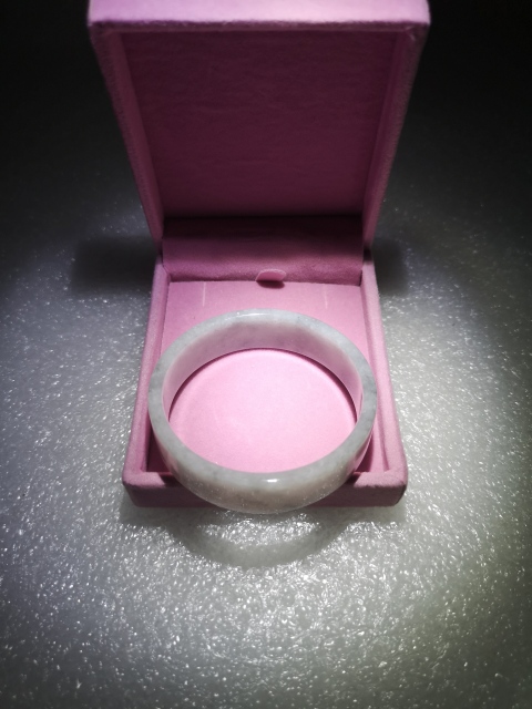 古玩玉器扁鐲子拍賣，當前價格550元