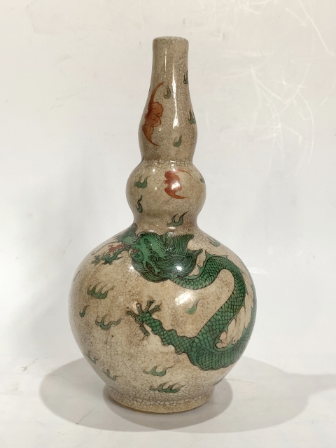 古玩陶瓷晚清哥釉紅綠彩龍紋葫蘆瓶拍賣,當前價格0元